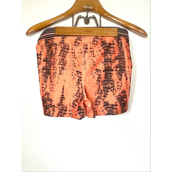 Under Armour Gym Shorts - Picture 2 of 4